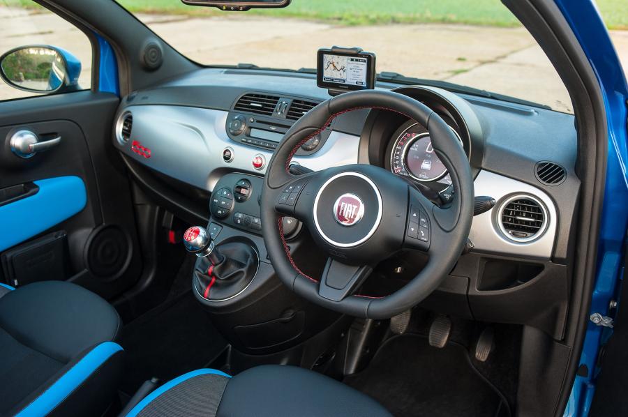  Fiat 500S Cabrio 2013 года  (UK) (фото 17 из 27)